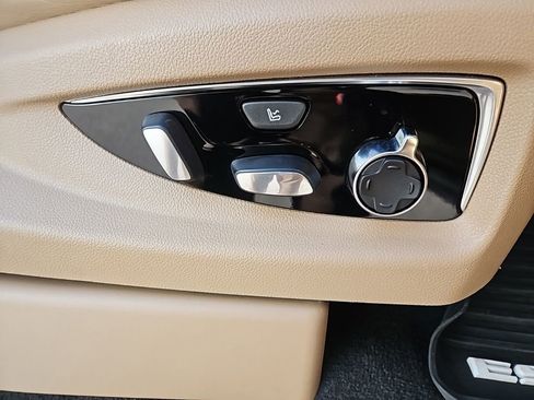 Used 2019 Cadillac Escalade Platinum image 41