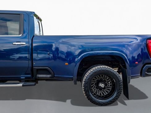 Used 2021 Chevrolet Silverado 3500 High Country image 12