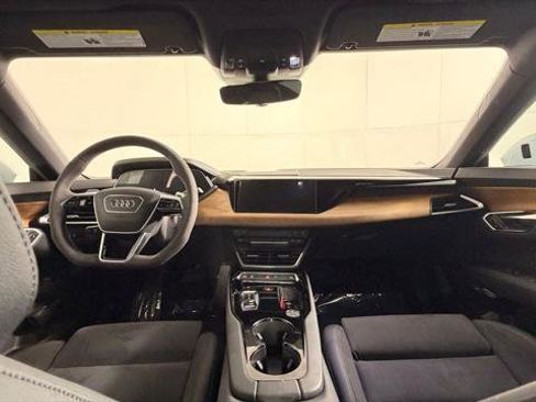 Used 2023 Audi e-tron GT Premium Plus AWD/4WD image 15