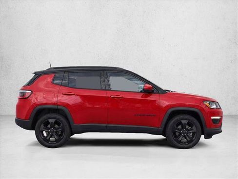 Used 2018 Jeep Compass Latitude AWD/4WD image 8