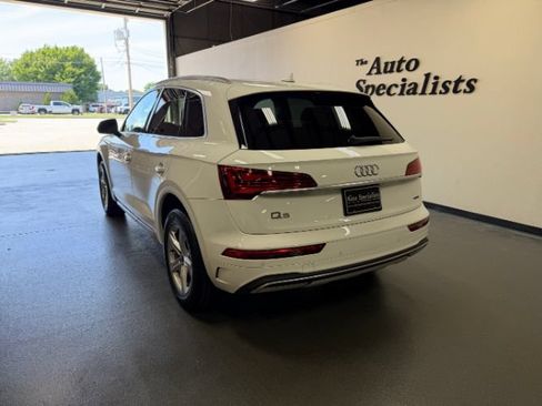 Used 2023 Audi Q5 2.0T Premium w/ Convenience Package AWD/4WD image 3