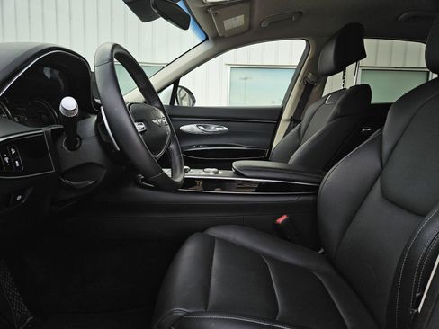 Used 2025 Genesis GV70 2.5T image 11