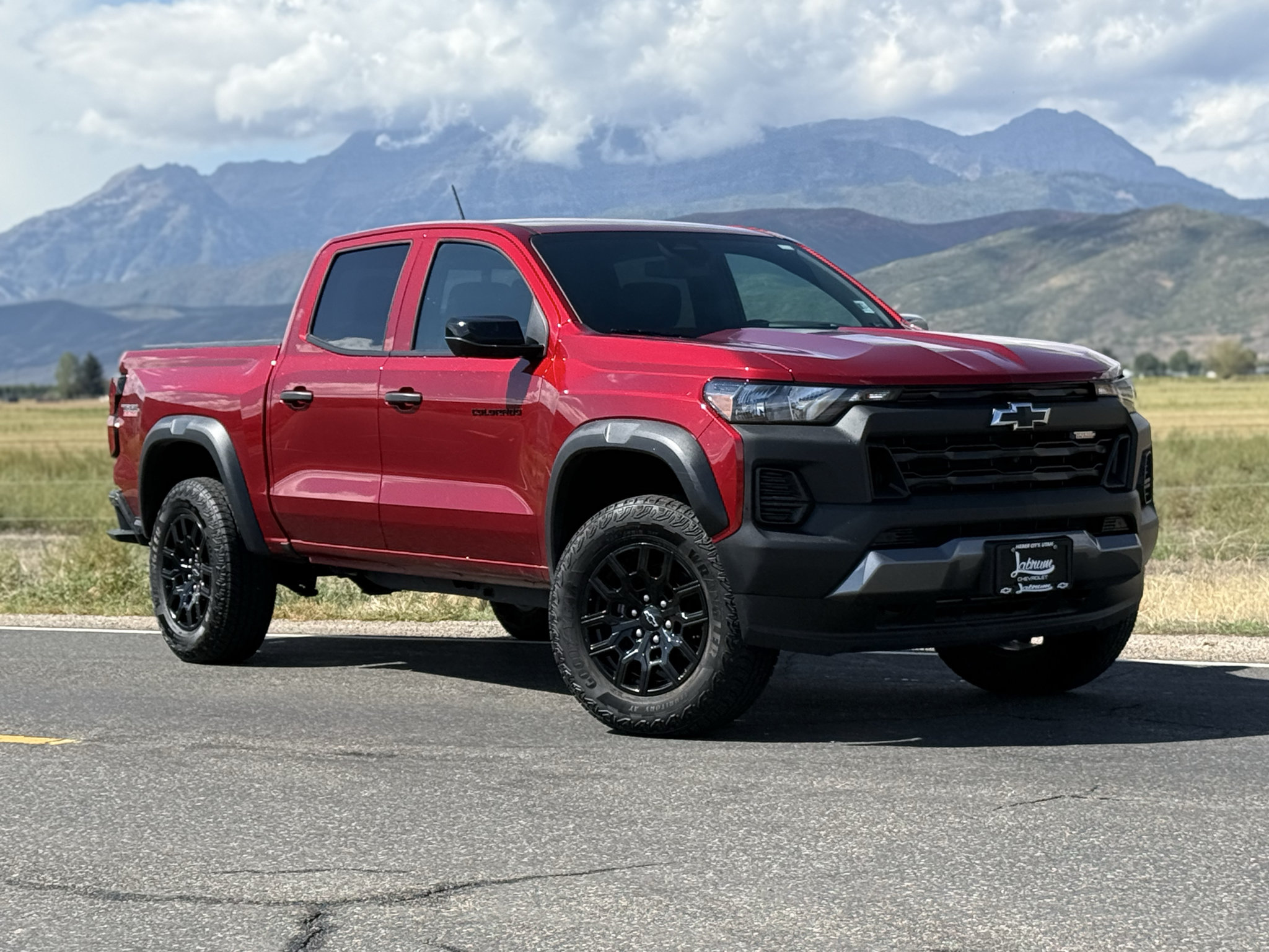 Used 2024 Chevrolet Colorado Trail Boss w/ Technology Package AWD/4WD image 1