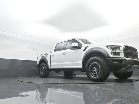 Certified 2018 Ford F150 Raptor w/ Equipment Group 802A Luxury image 26