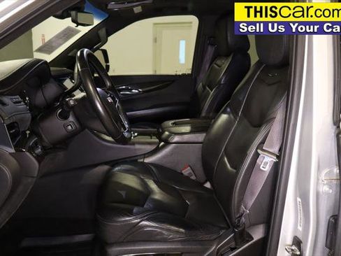 Used 2017 Cadillac Escalade Platinum image 19