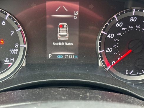 Used 2021 Toyota Highlander LE image 41