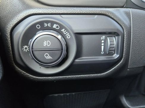 New 2023 Jeep Gladiator Willys image 15