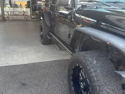Used 2018 Jeep Wrangler Unlimited Sport S AWD/4WD image 9