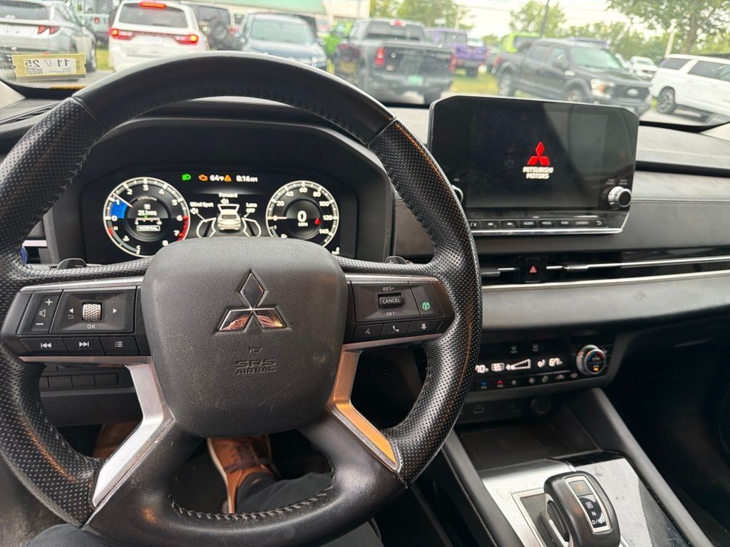Used 2022 Mitsubishi Outlander SEL AWD/4WD image 15