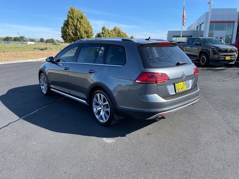 Used 2017 Volkswagen Golf Alltrack SEL AWD/4WD image 5