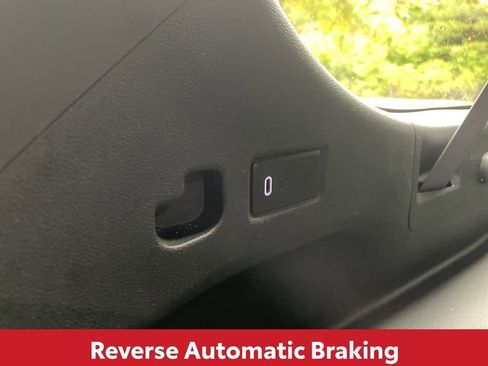 Used 2024 GMC Yukon XL Denali image 21