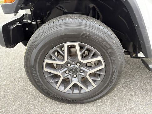 Used 2025 Jeep Wrangler Sahara w/ Safety Group image 9