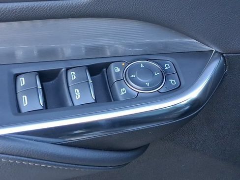 Used 2025 Cadillac XT4 Premium Luxury FWD image 18