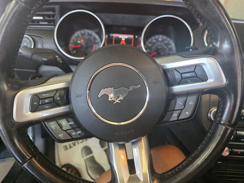 Used 2019 Ford Mustang Convertible RWD image 25