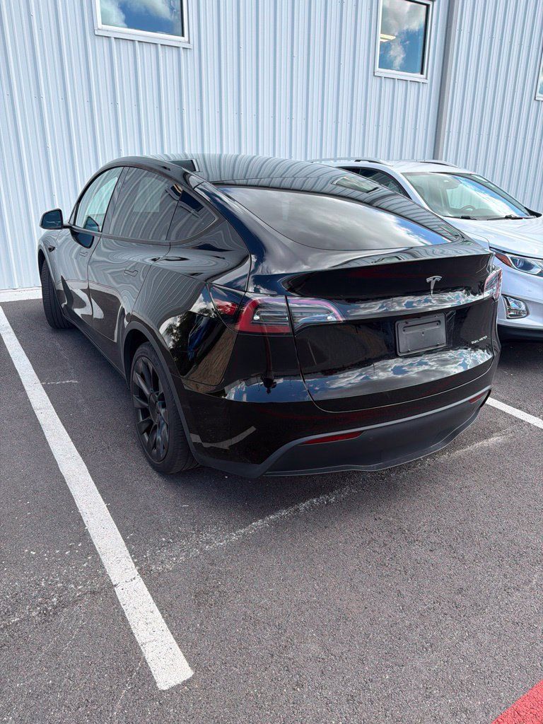Used 2023 Tesla Model Y Long Range AWD/4WD image 4