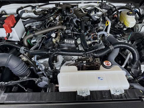 Certified 2025 Toyota 4Runner Limited AWD/4WD image 34