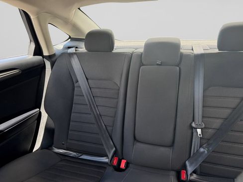 Used 2020 Ford Fusion SE AWD/4WD image 16