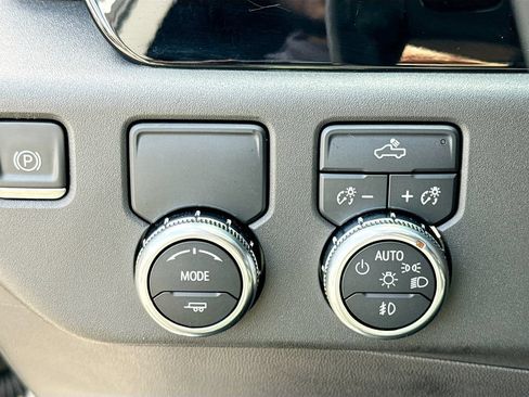 Used 2022 GMC Sierra 1500 Elevation RWD image 11