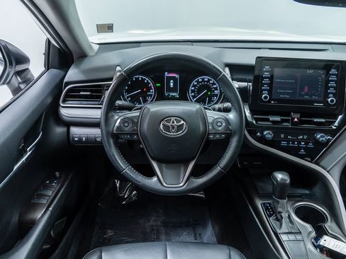 Used 2022 Toyota Camry SE w/ Convenience Package FWD image 14