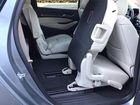 Used 2024 Buick Enclave Avenir image 27