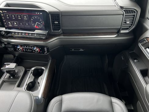 Used 2024 GMC Sierra 1500 Elevation w/ Elevation Premium Package image 33