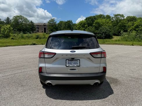 Used 2020 Ford Escape SE image 19