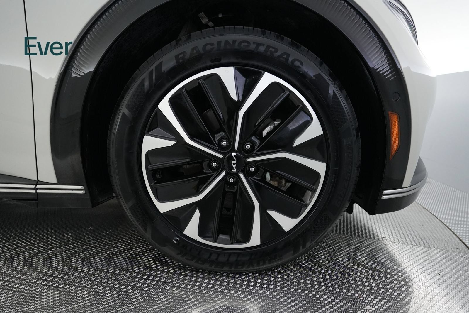 Used 2023 Kia EV6 Wind w/ Wind Technology Package AWD/4WD image 20