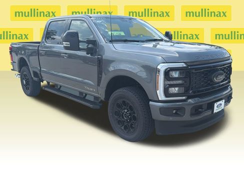 New 2026 Ford F250 Lariat w/ Black Appearance Package AWD/4WD image 2