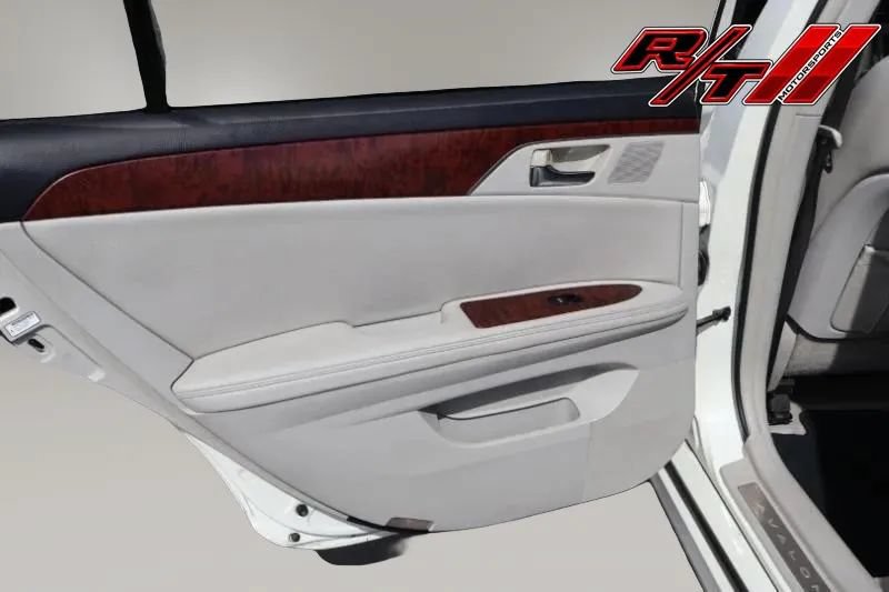 Used 2011 Toyota Avalon Limited FWD image 18