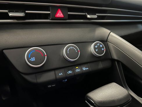 Used 2023 Hyundai Elantra SE image 14