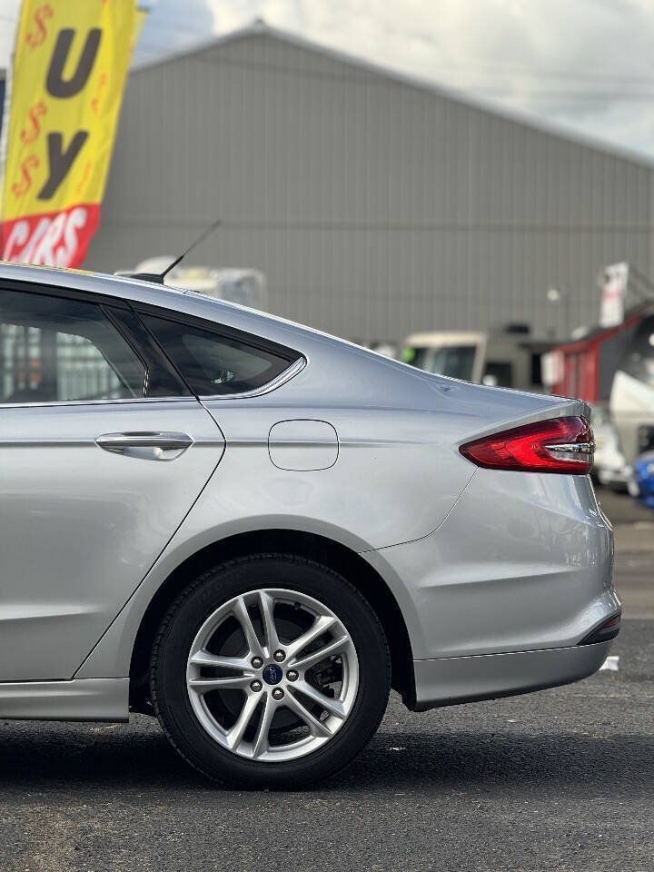 Used 2018 Ford Fusion SE FWD image 21