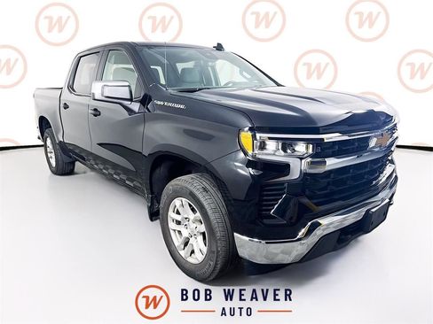 Used 2022 Chevrolet Silverado 1500 LT AWD/4WD image 1