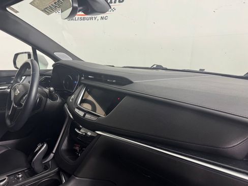Used 2025 Cadillac XT5 Premium Luxury FWD image 34