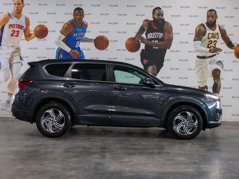 Used 2023 Hyundai Santa Fe SE FWD image 17