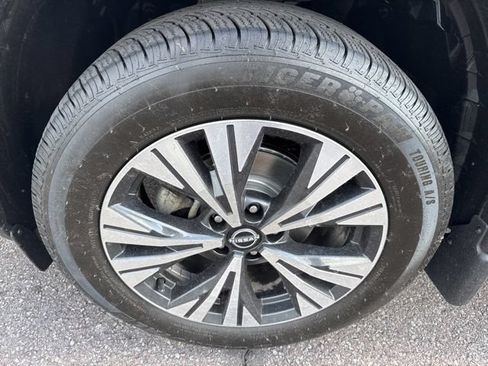 Certified 2023 Nissan Rogue SV AWD/4WD image 31