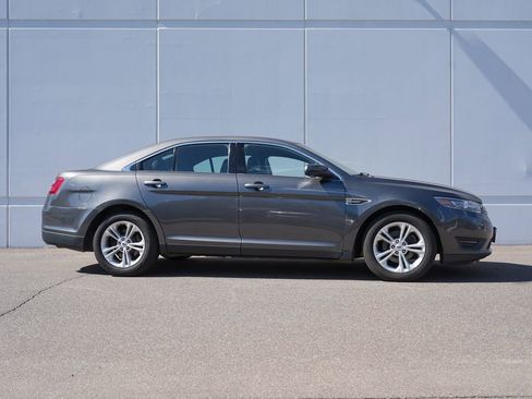 Used 2015 Ford Taurus SEL FWD image 2
