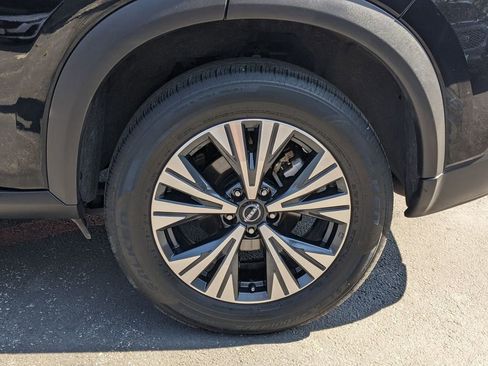 Used 2023 Nissan Rogue SV image 32