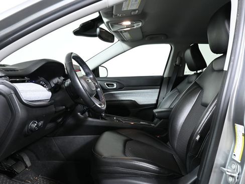 Used 2022 Jeep Compass Latitude w/ Convenience Group image 3