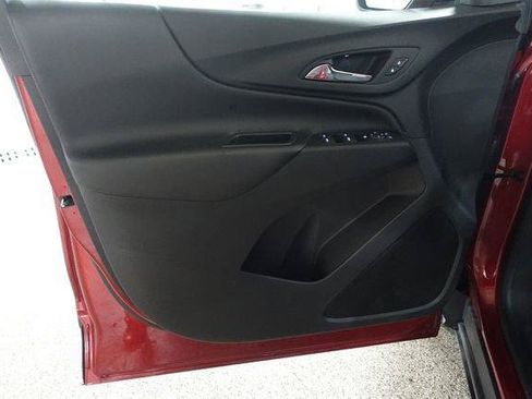 Used 2023 Chevrolet Equinox LT FWD image 9