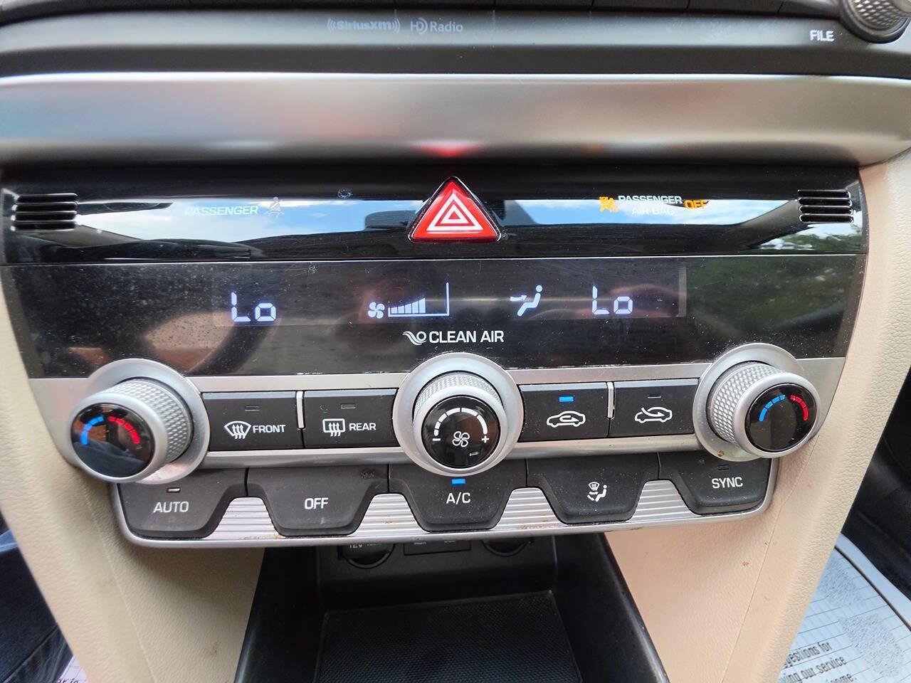 Used 2020 Hyundai Elantra SEL FWD image 28