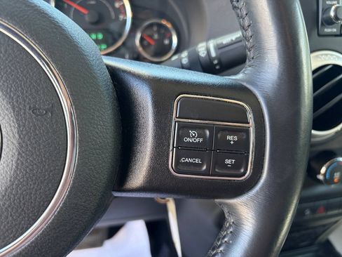 Used 2017 Jeep Wrangler Unlimited Sahara w/ Connectivity Group AWD/4WD image 15