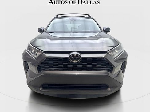Used 2021 Toyota RAV4 LE FWD image 3