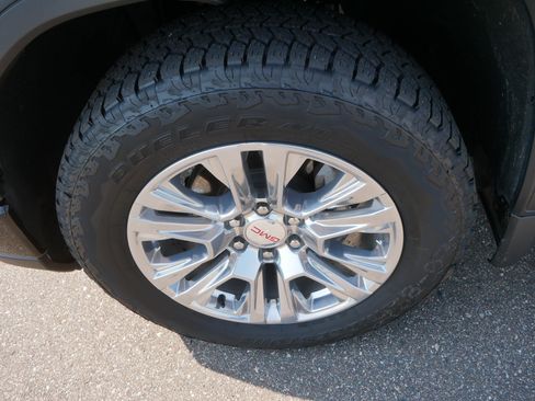Used 2026 GMC Sierra 1500 Denali w/ Technology Package AWD/4WD image 16