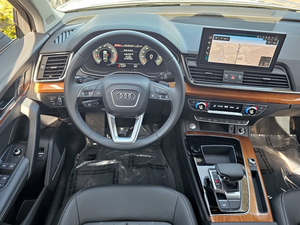 Used 2023 Audi Q5 2.0T Premium Plus w/ Premium Plus Package AWD/4WD image 5