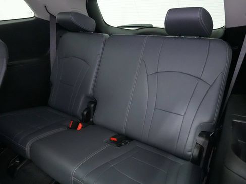 Used 2018 Buick Enclave Premium w/ Experience Buick Package FWD image 27