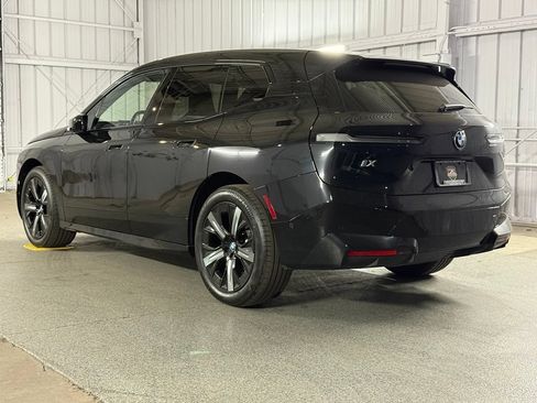 Used 2023 BMW iX xDrive50 w/ Sport Package AWD/4WD image 10