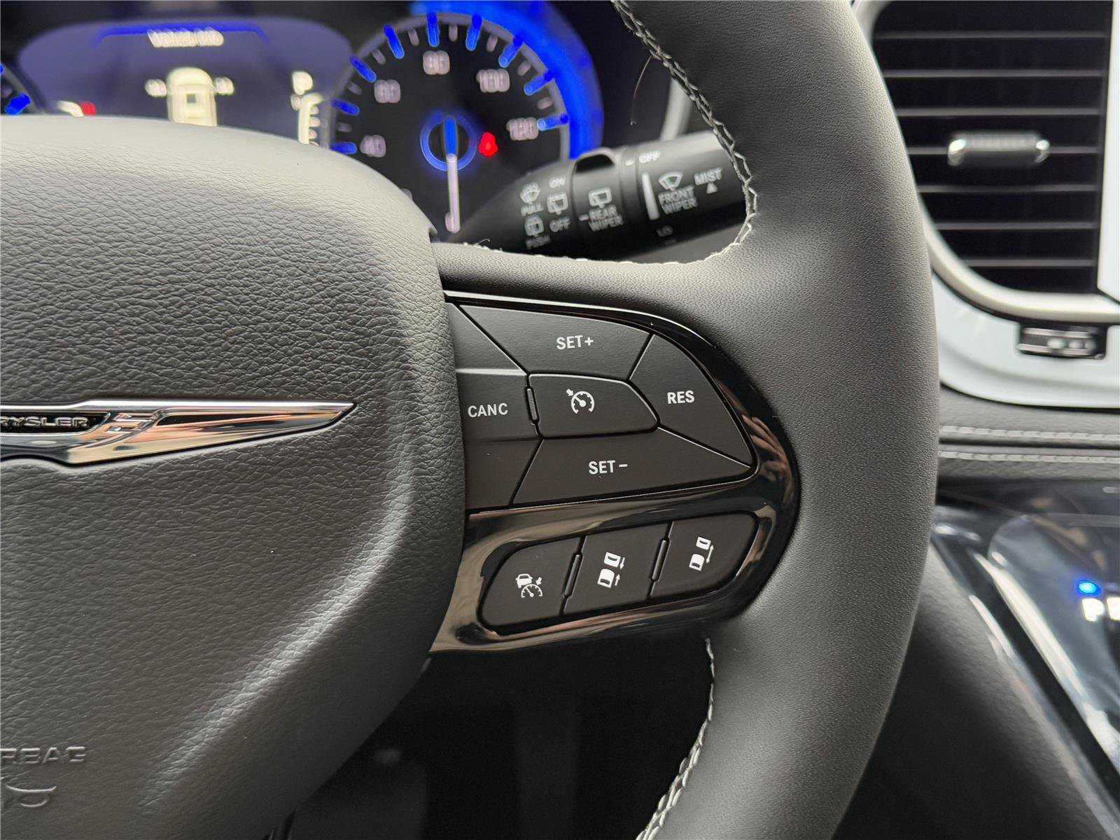 New 2026 Chrysler Pacifica Select w/ S Appearance Package FWD image 21