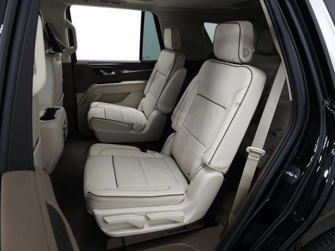 Used 2023 GMC Yukon Denali w/ Advanced Technology Package image 40