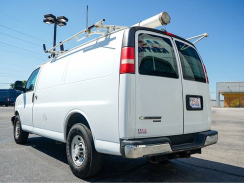 Used 2014 Chevrolet Express 2500 image 7