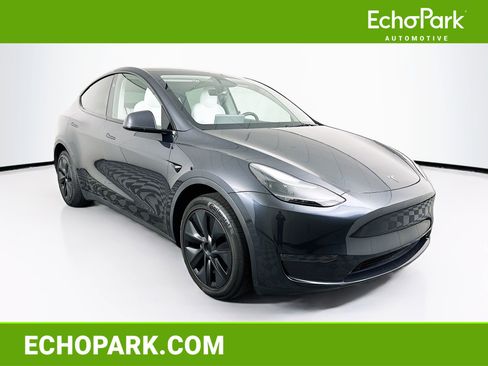 Used 2025 Tesla Model Y Long Range image 1